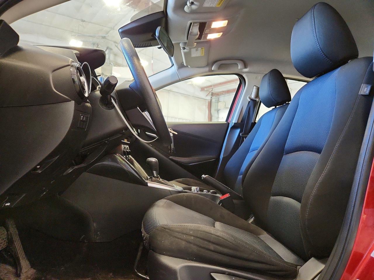Toyota Yaris Base