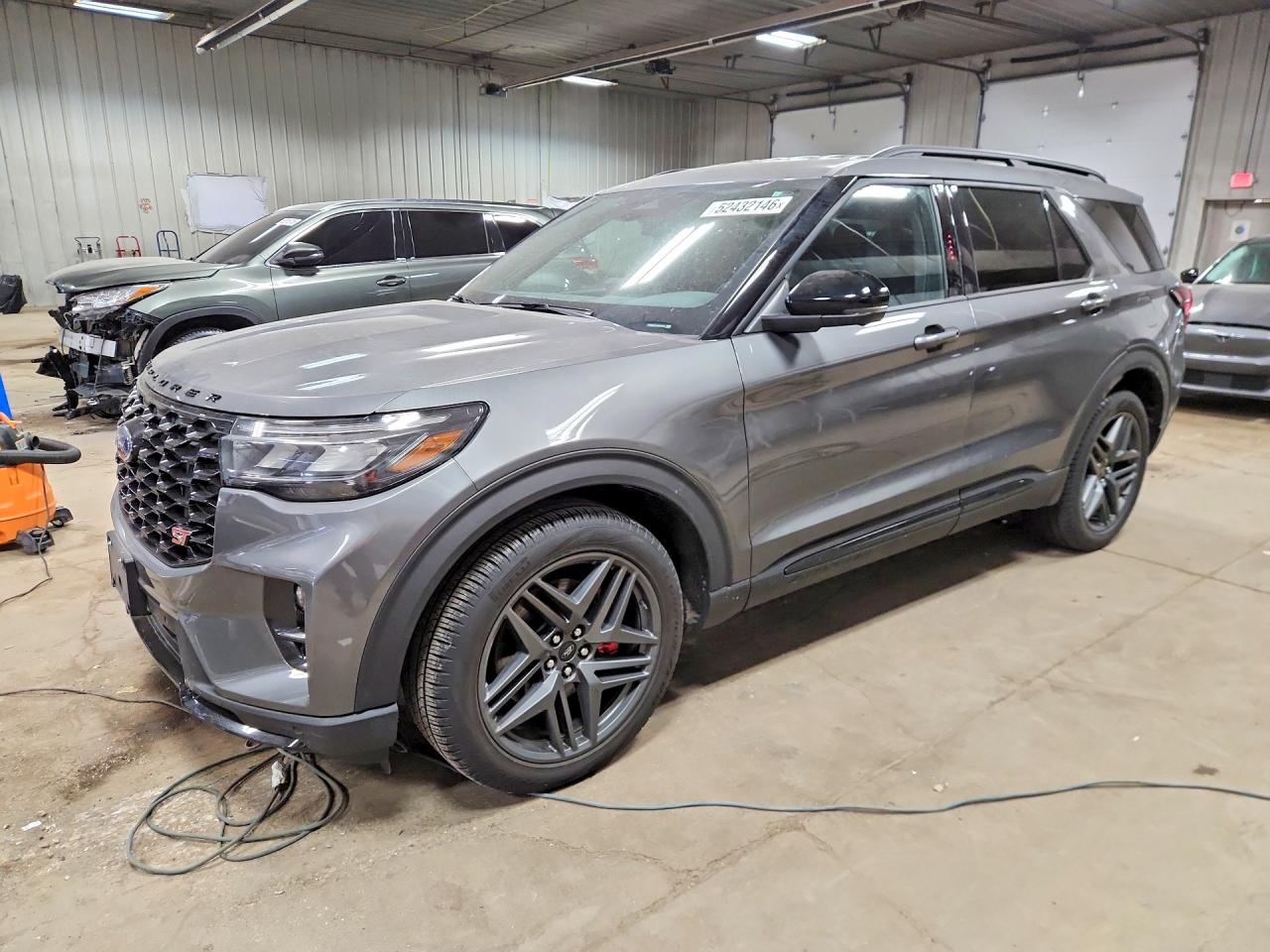Salvage Ford Explorer Image