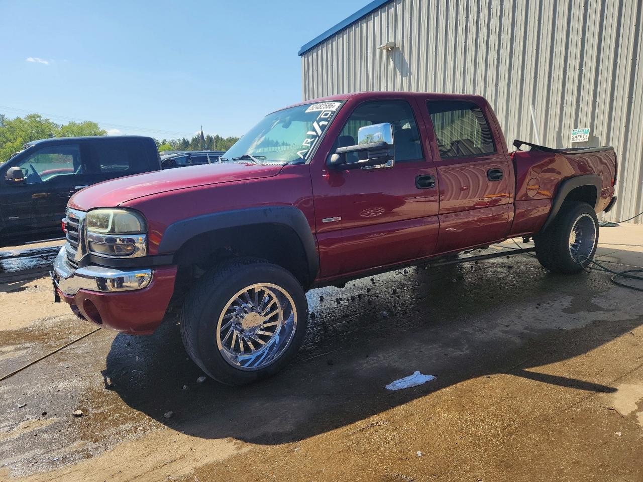 Salvage GMC Sierra Image