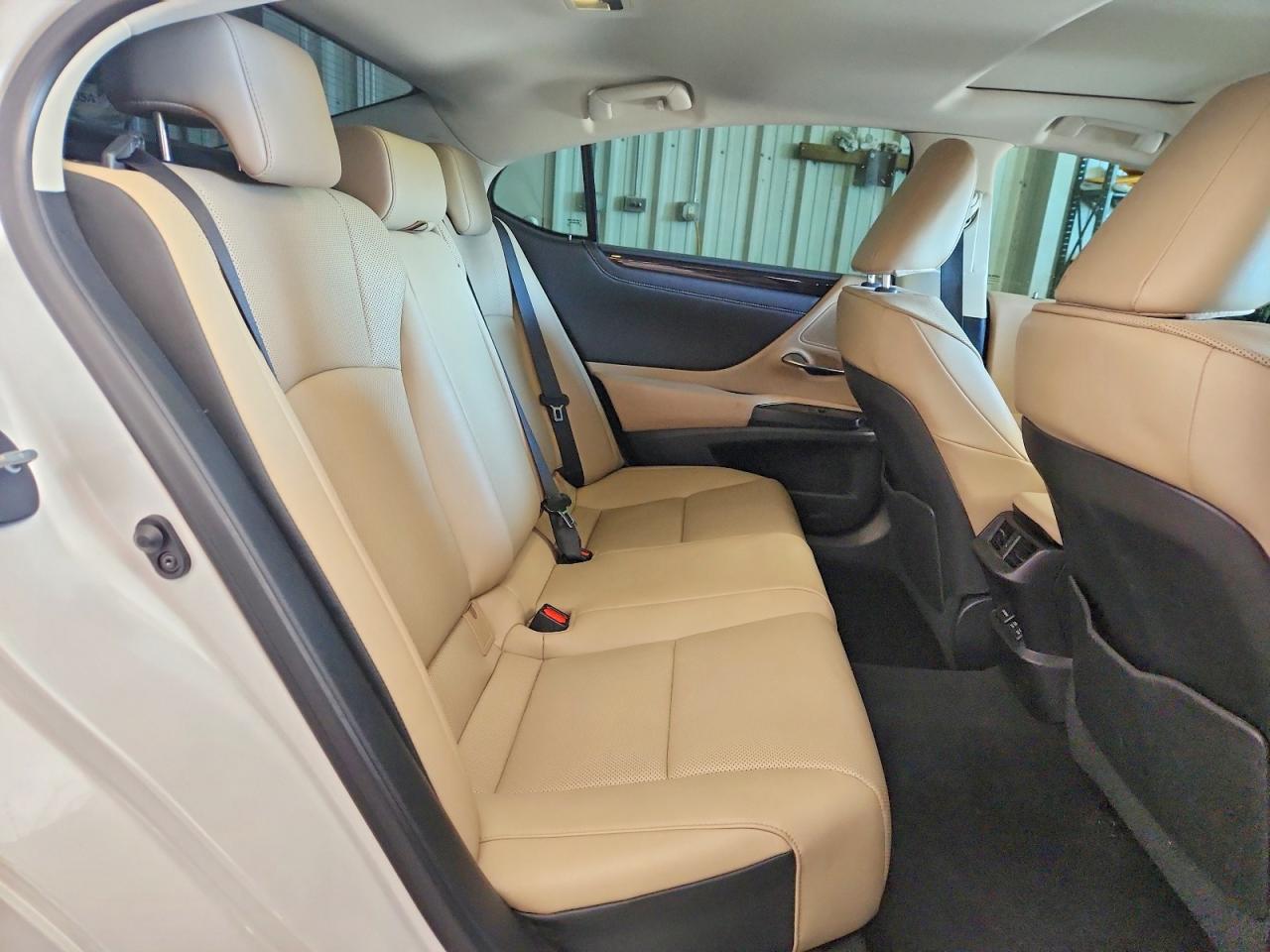 Lexus Es Base