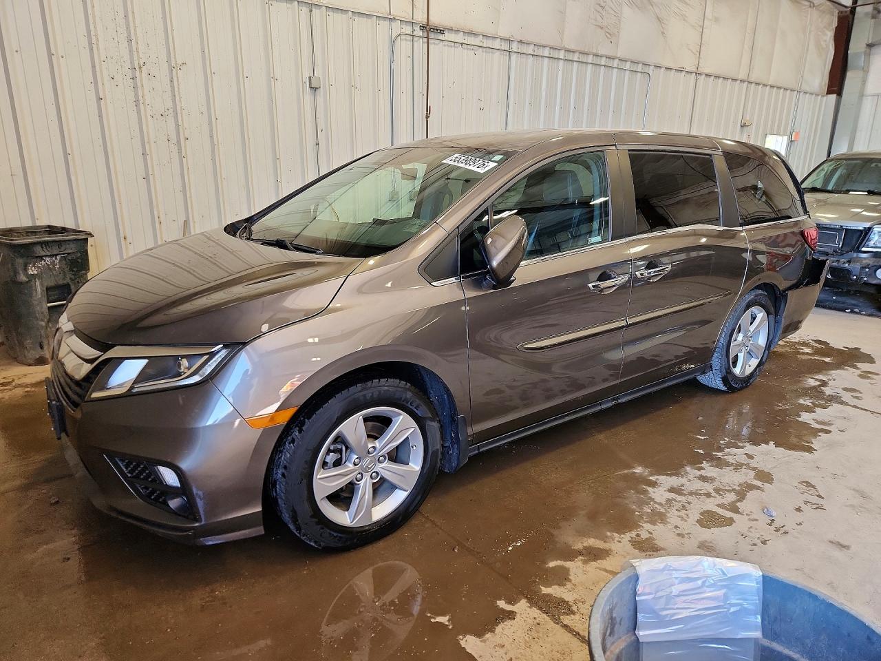 Salvage Honda Odyssey Image