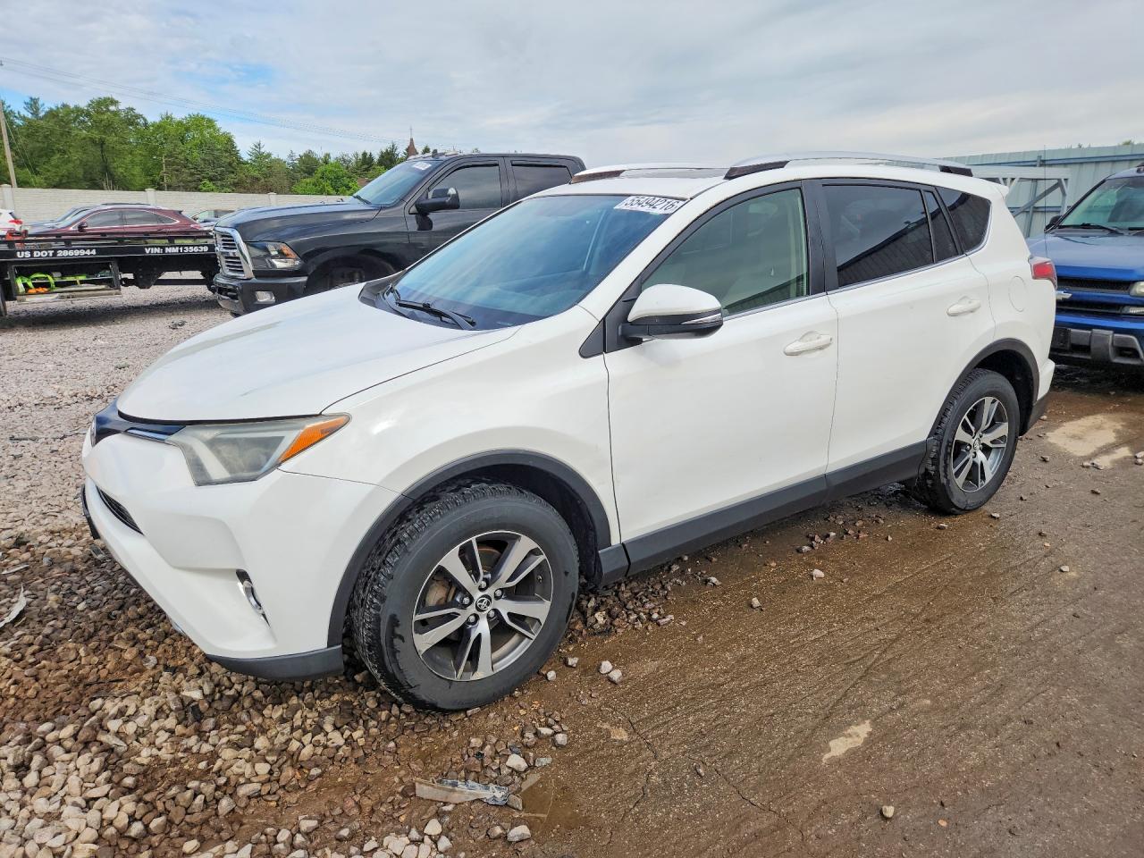Salvage Toyota RAV4 Image