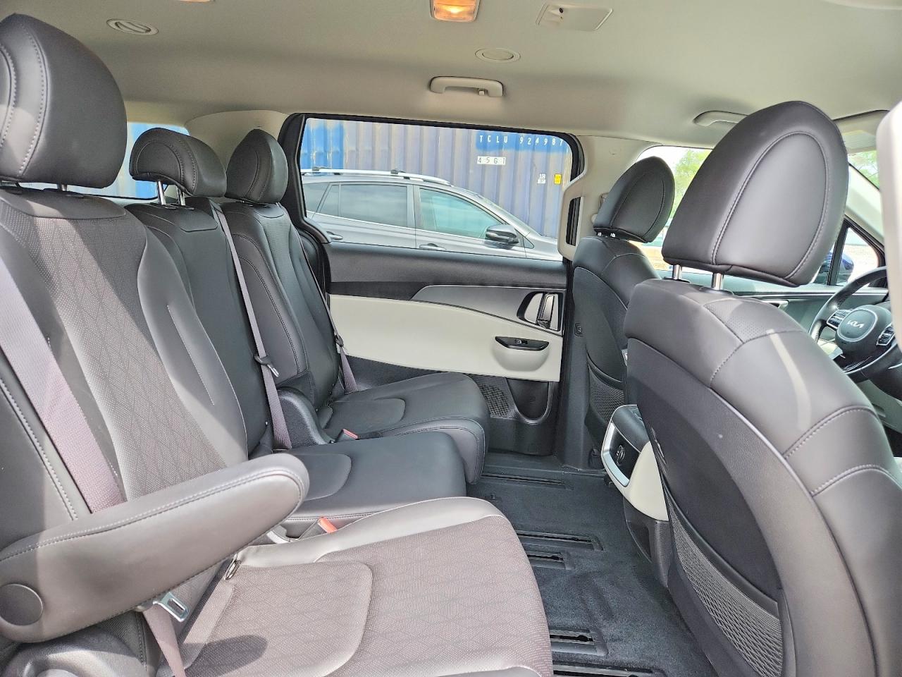 Kia Carnival Lx