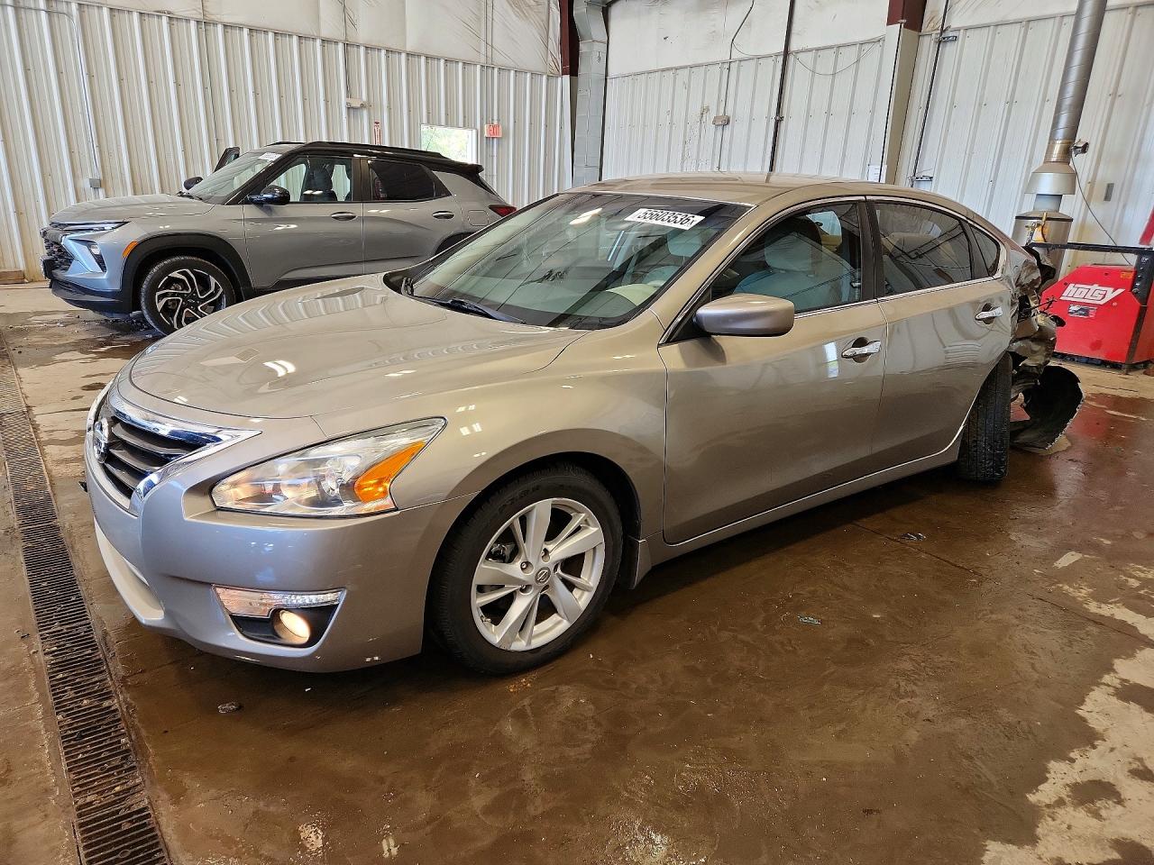 Salvage Nissan Altima Image
