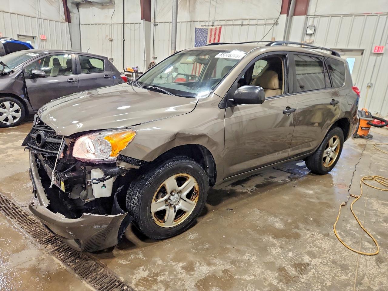Salvage Toyota RAV4 Image