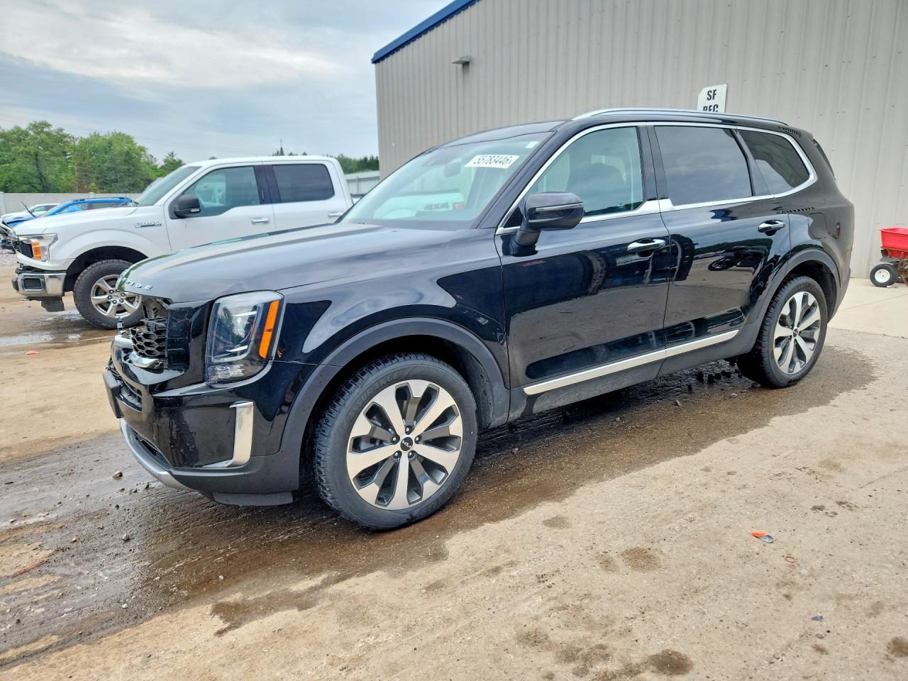 Salvage Kia Telluride Image