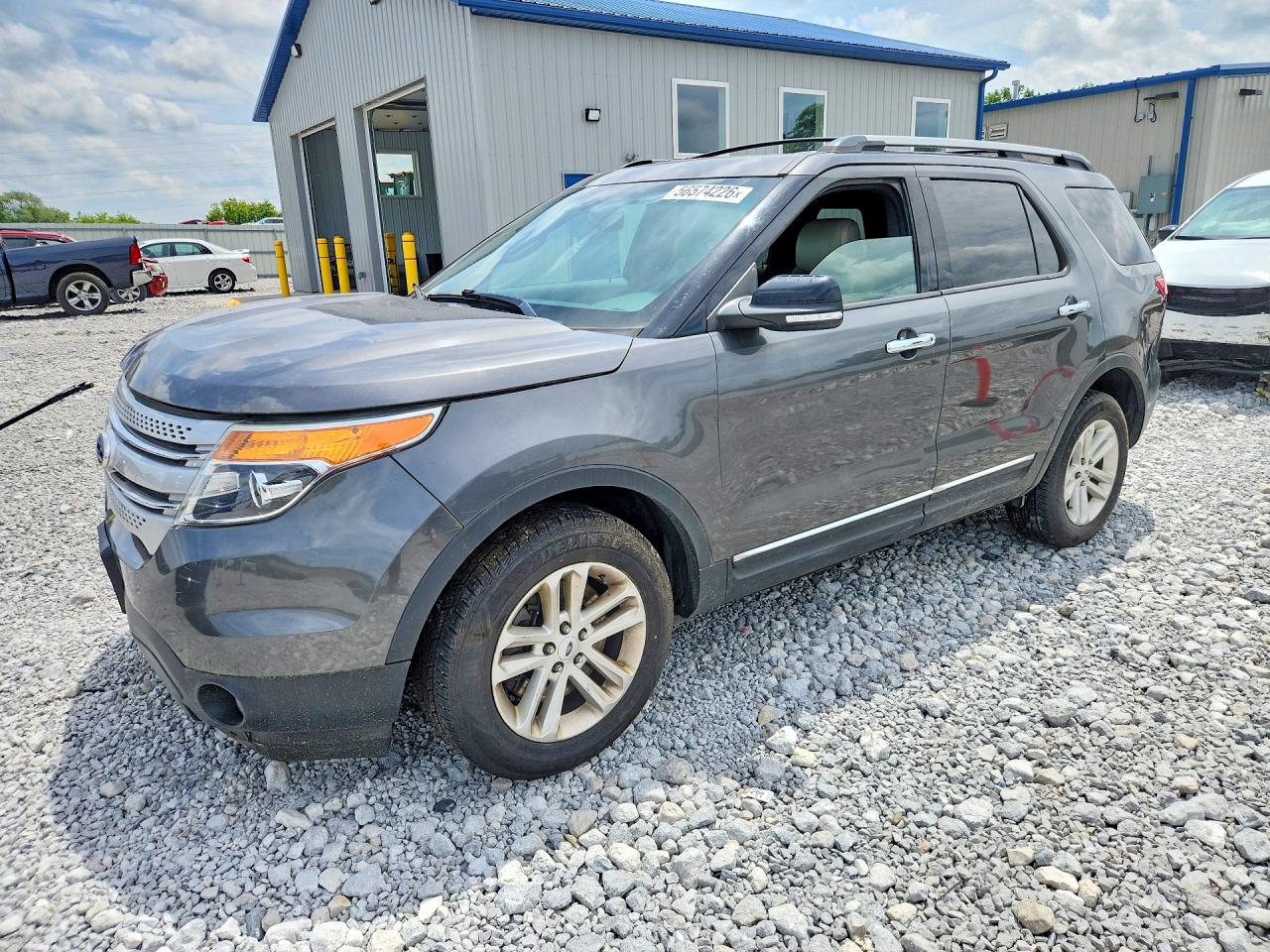 Salvage Ford Explorer Image