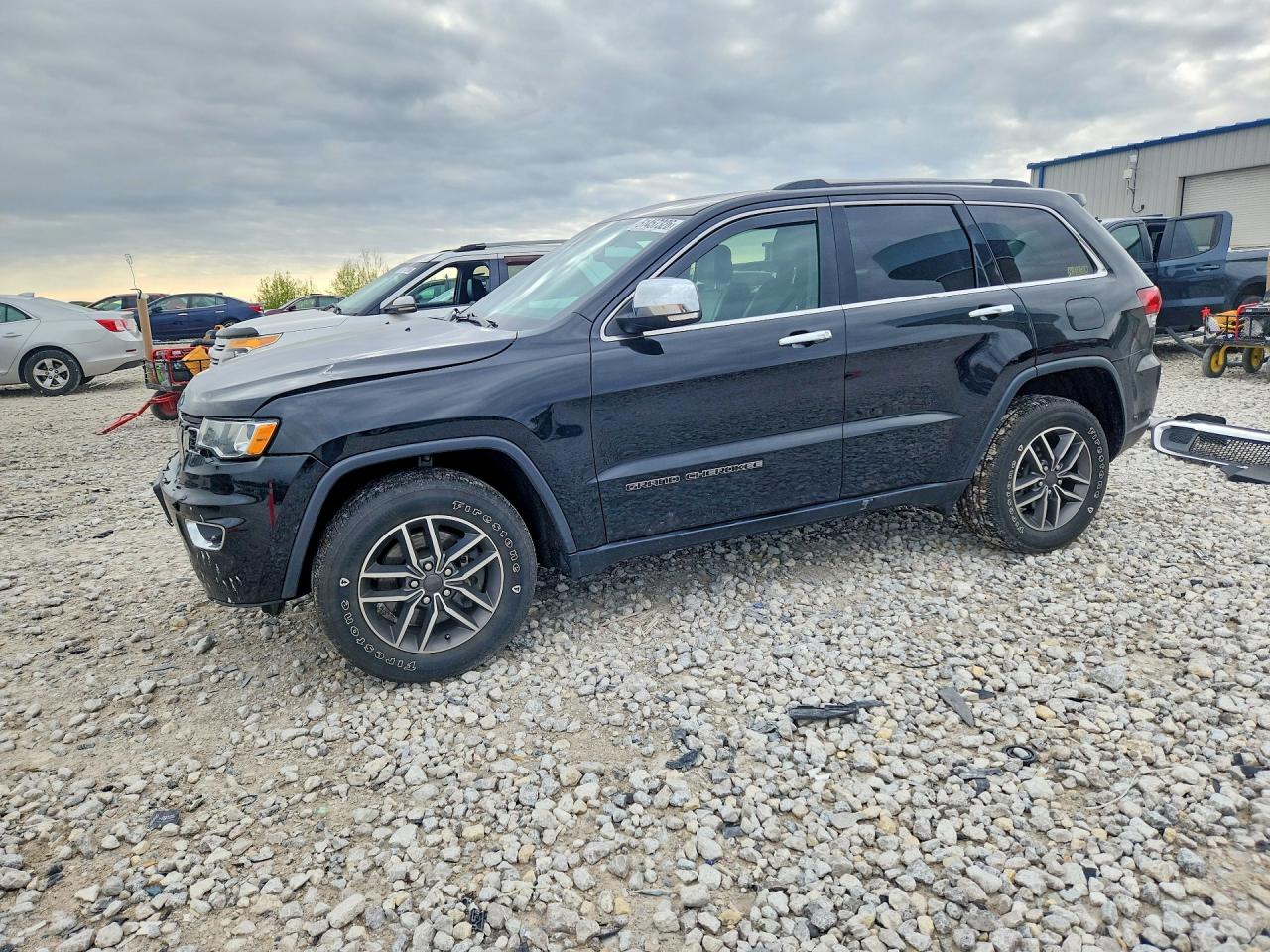 Salvage Jeep Cherokee Image