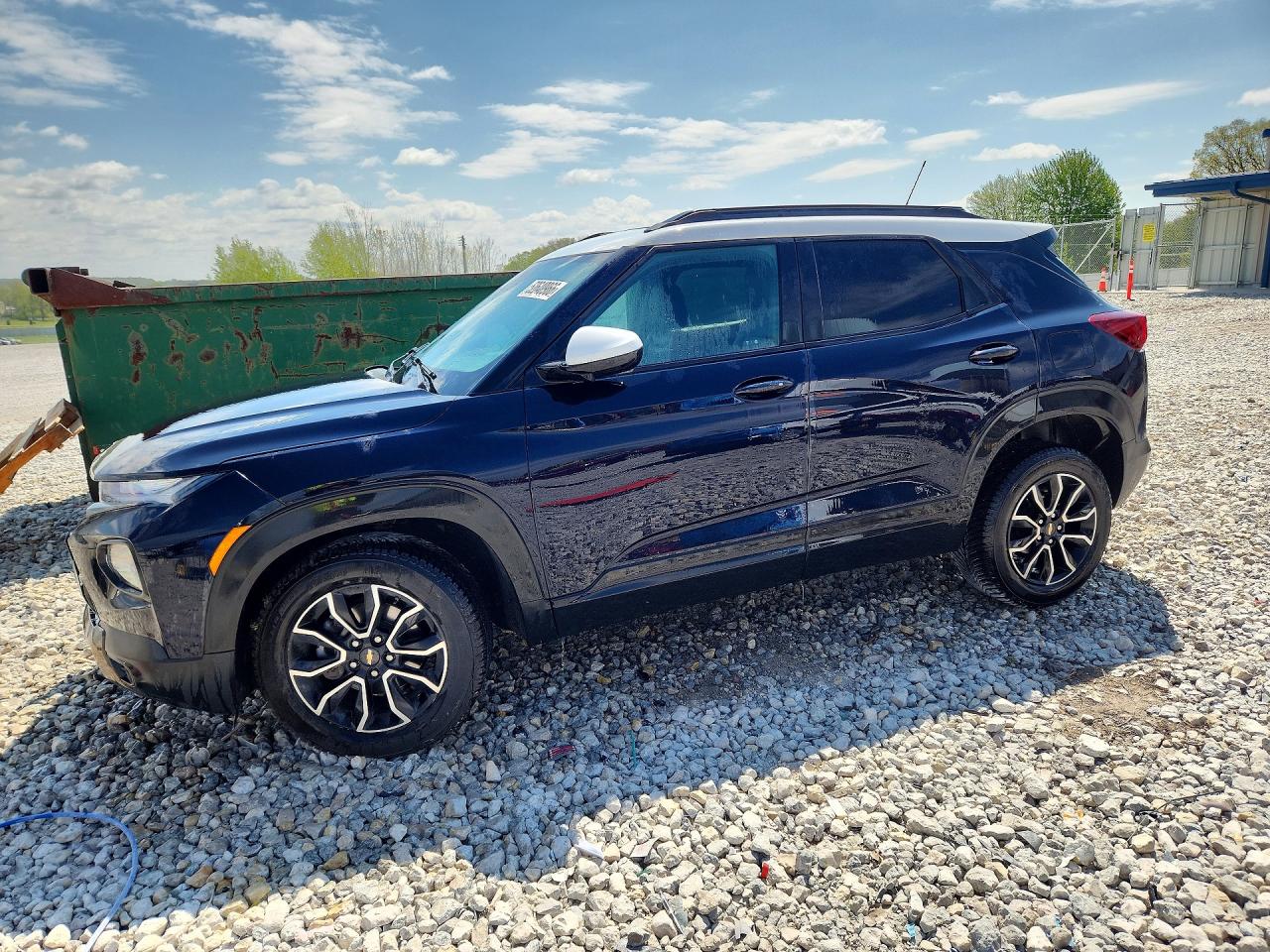 Salvage Chevrolet Trailblaze Image