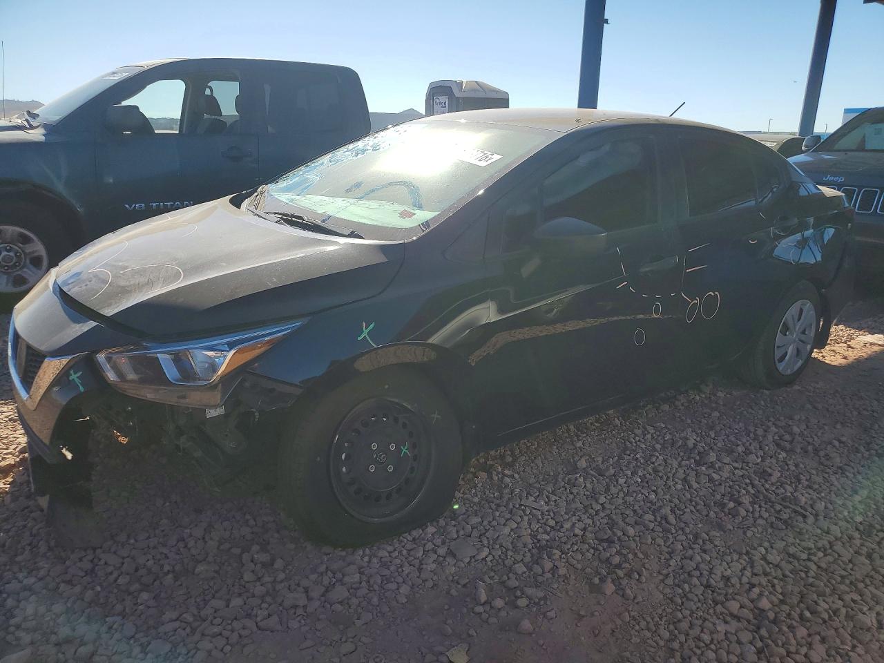 Salvage Nissan Versa Image