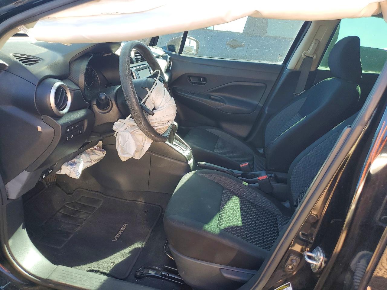 Nissan Versa S