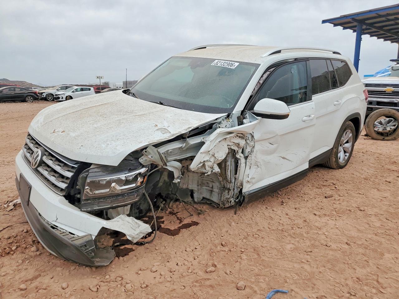 Salvage Volkswagen Atlas Image