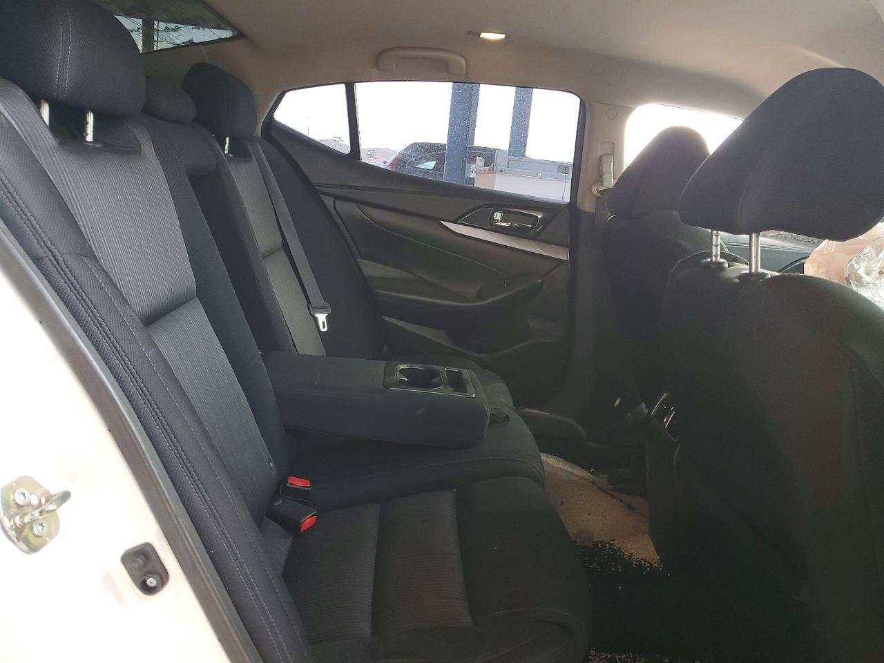 Nissan Maxima S