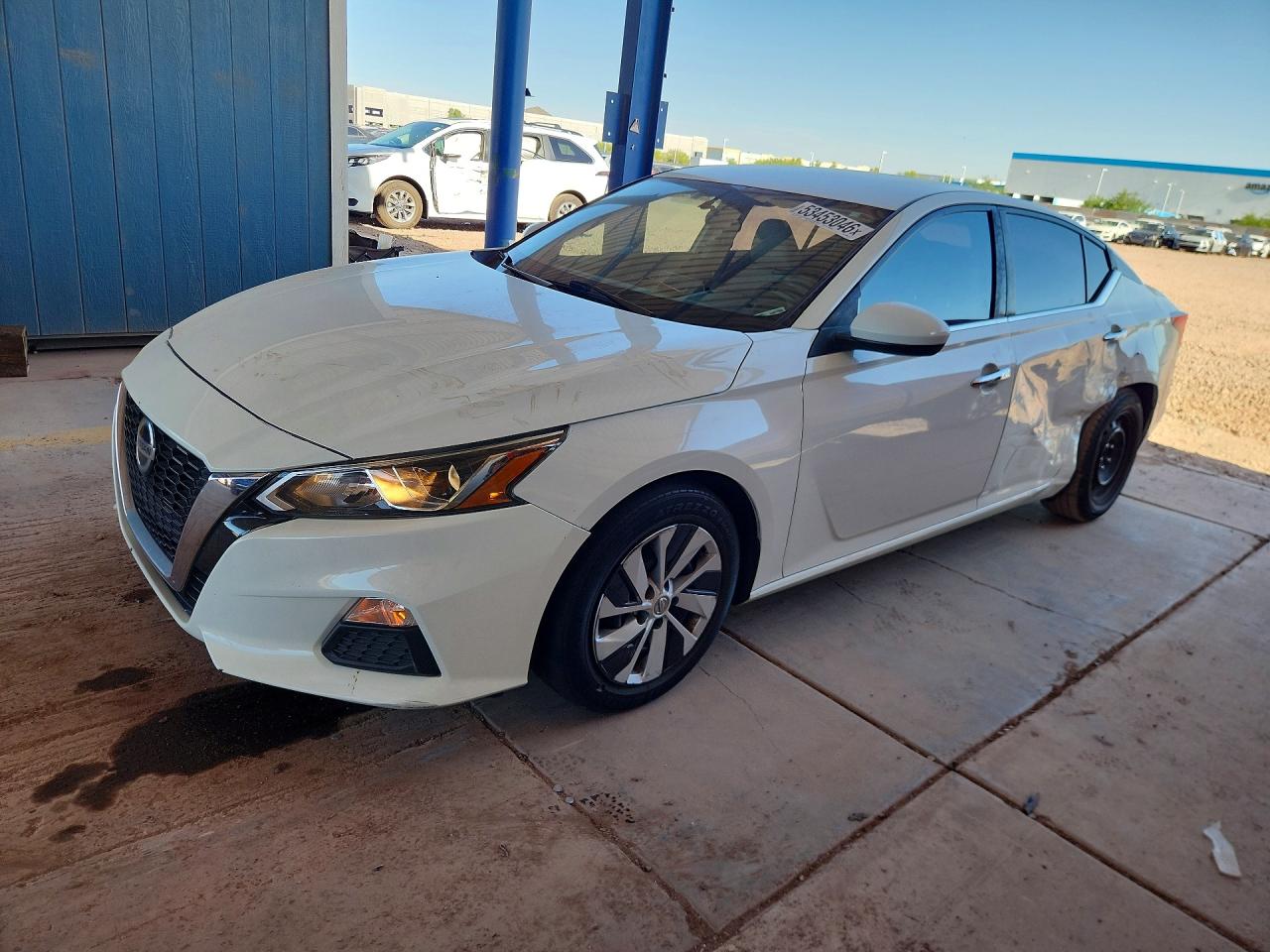 Salvage Nissan Altima Image