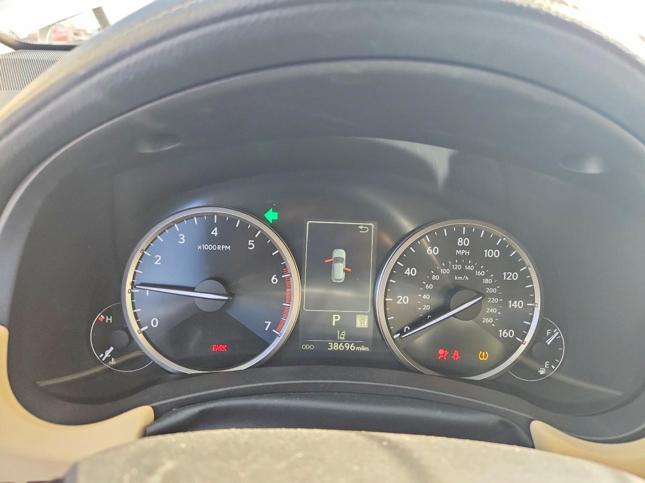 Lexus NX Base