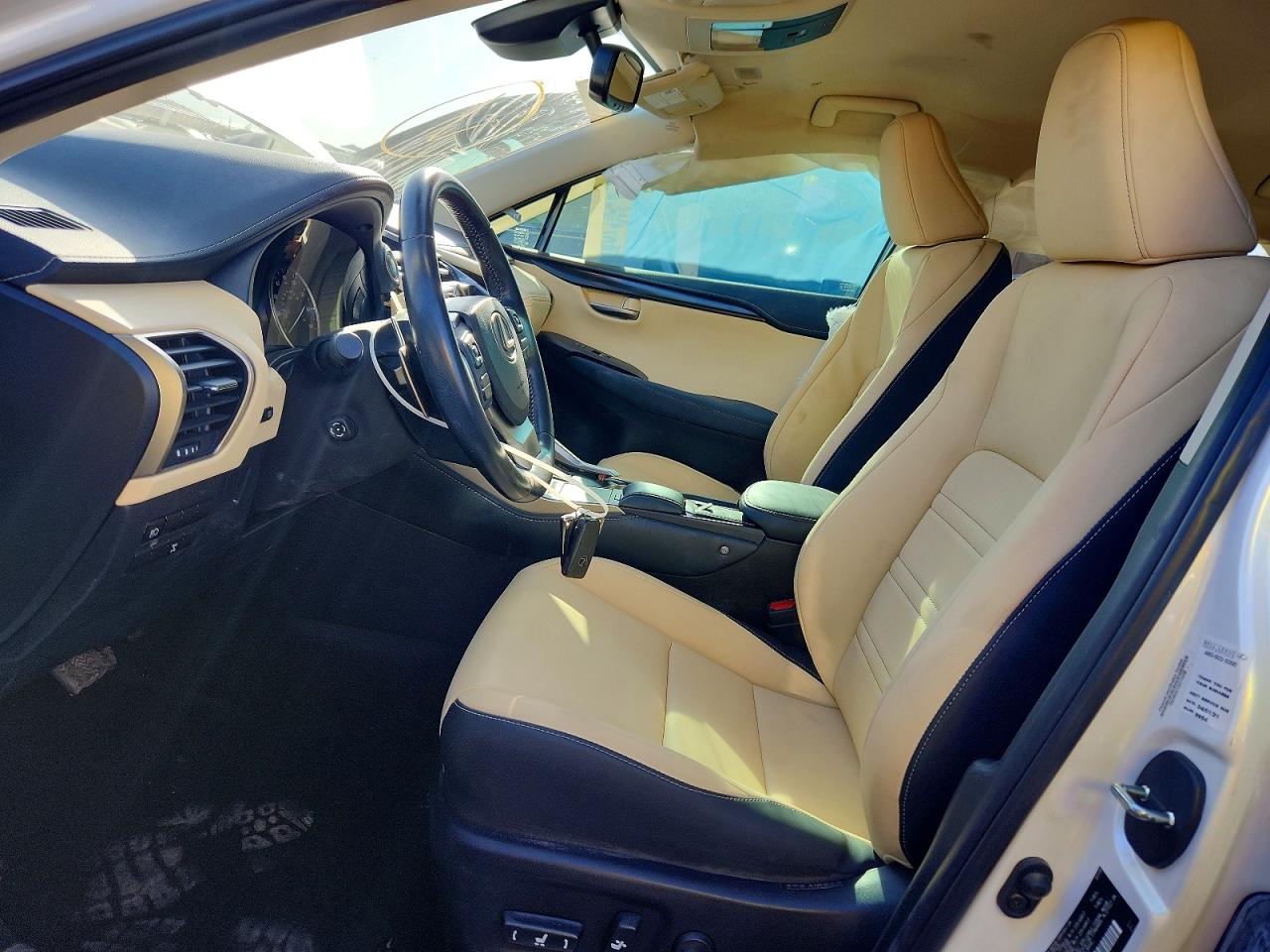 Lexus NX Base