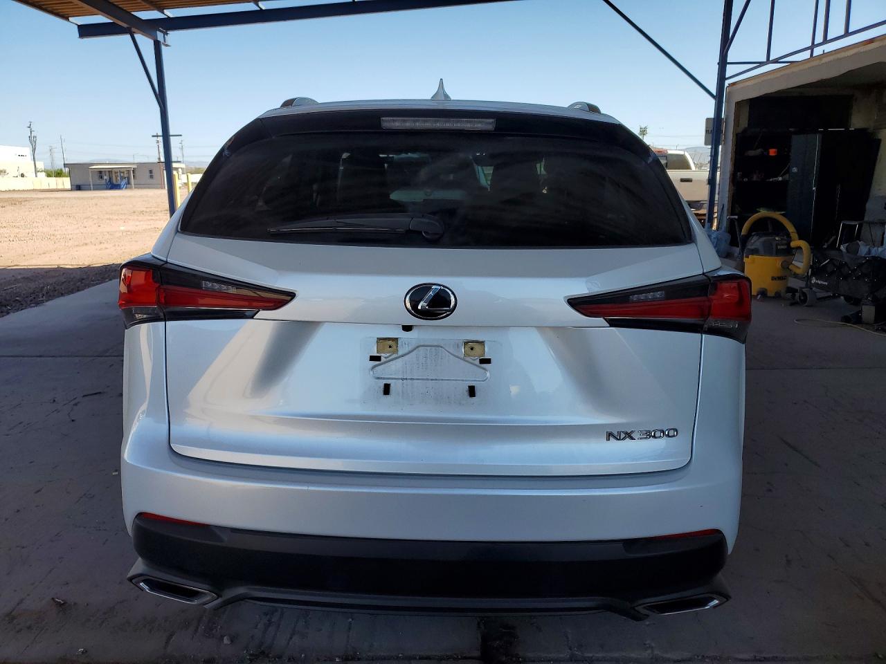 Lexus NX Base