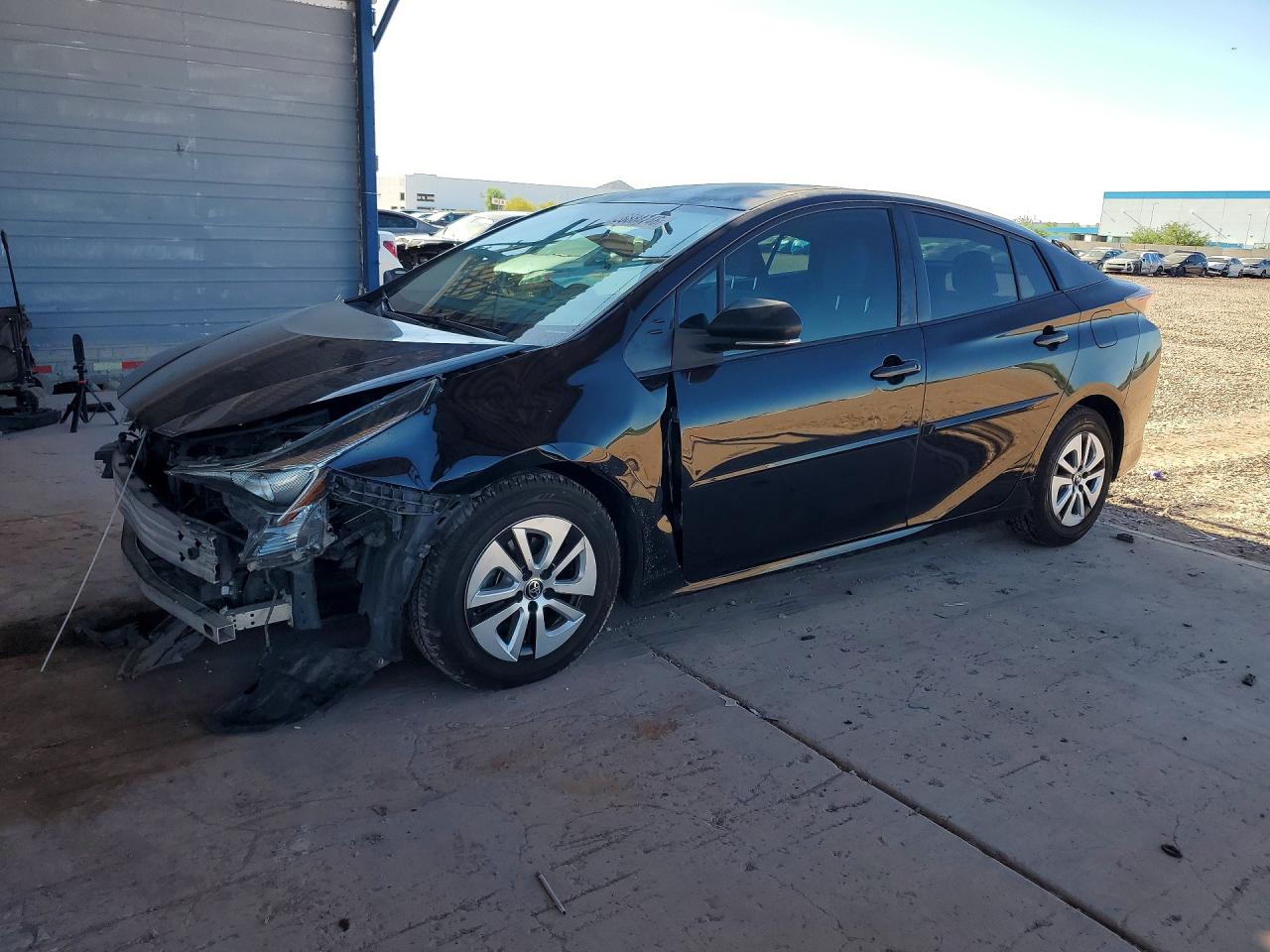 Salvage Toyota Prius Image