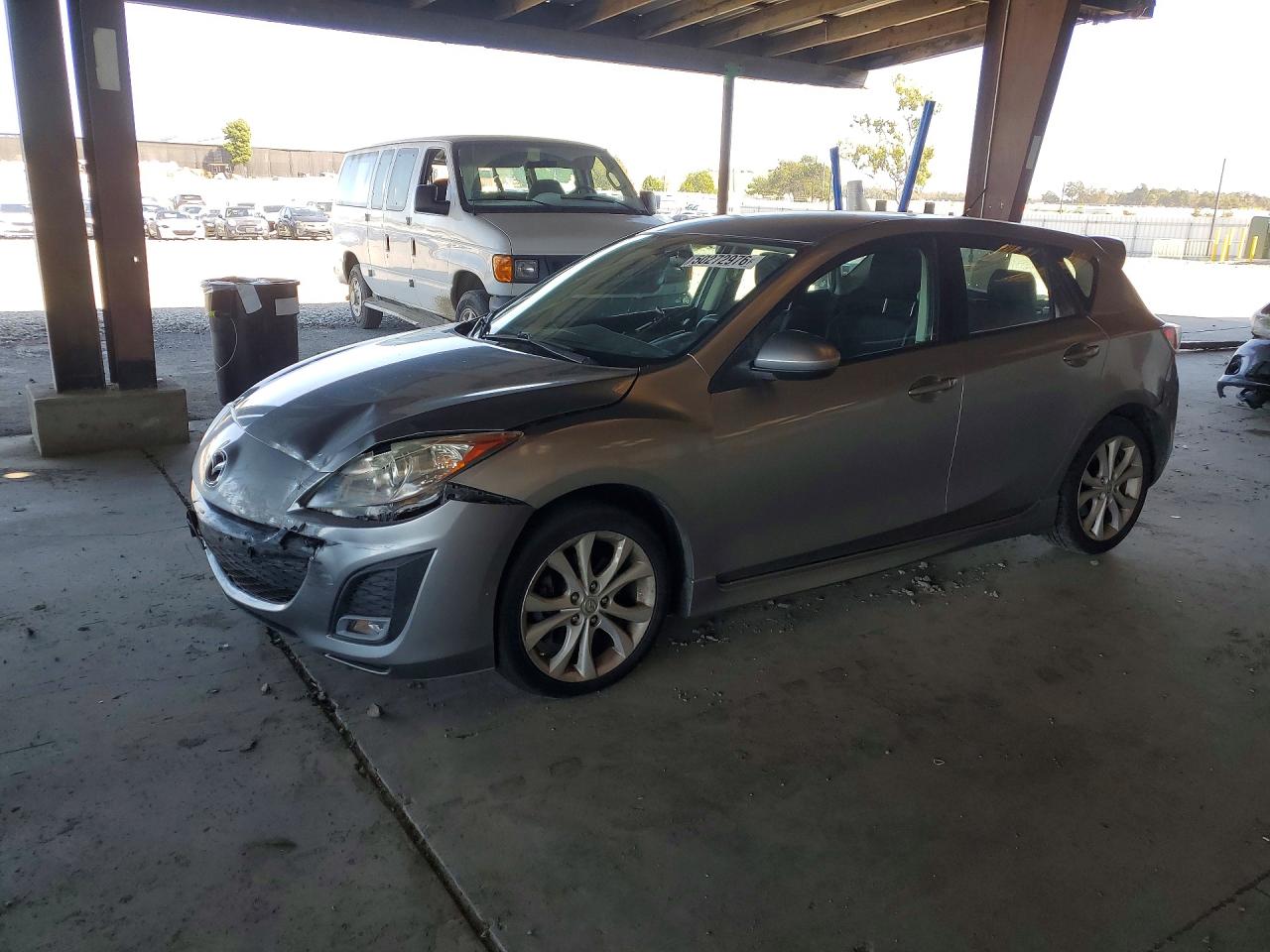 Salvage Mazda Mazda3 Image