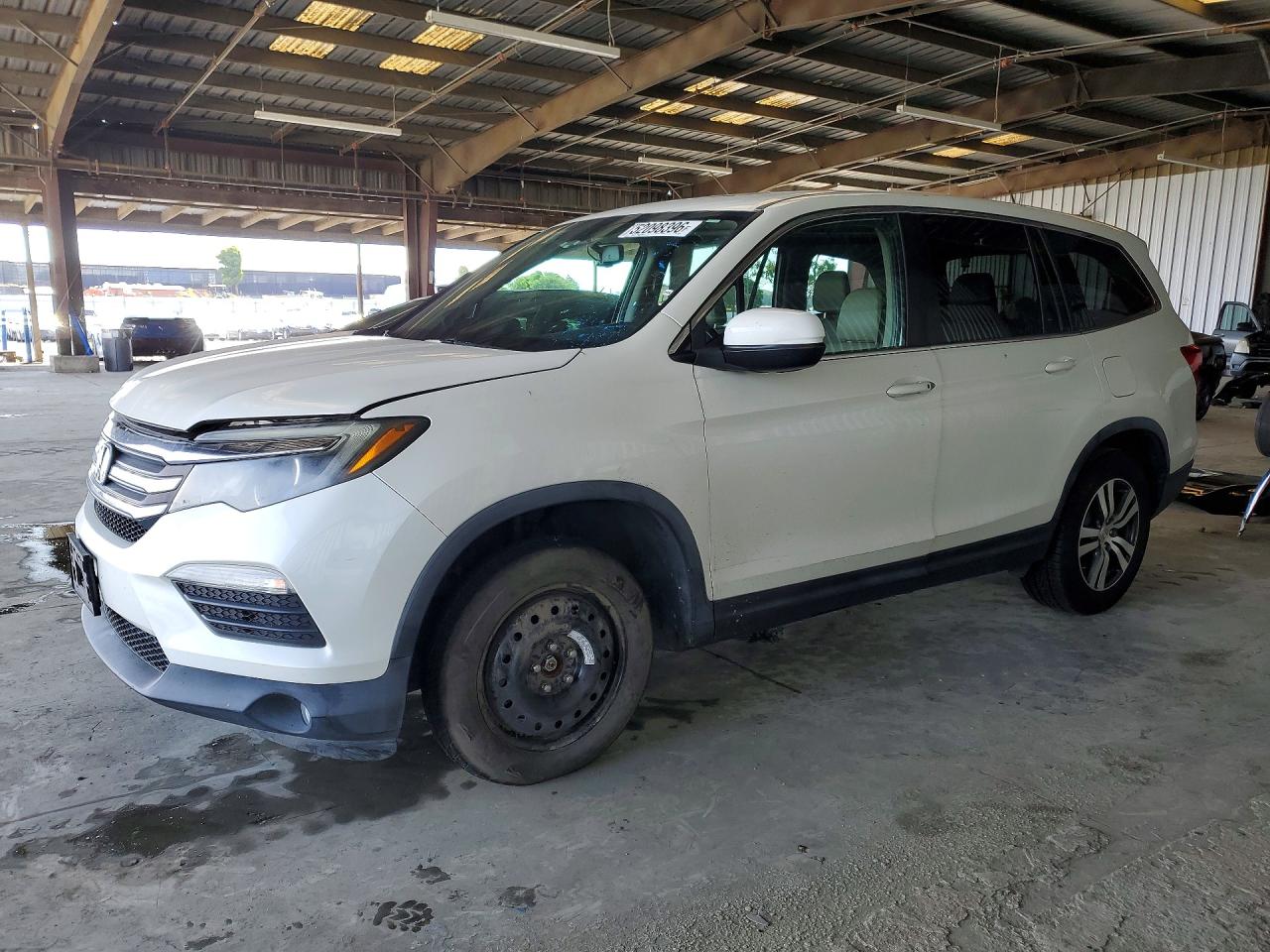 Salvage Honda Pilot Image
