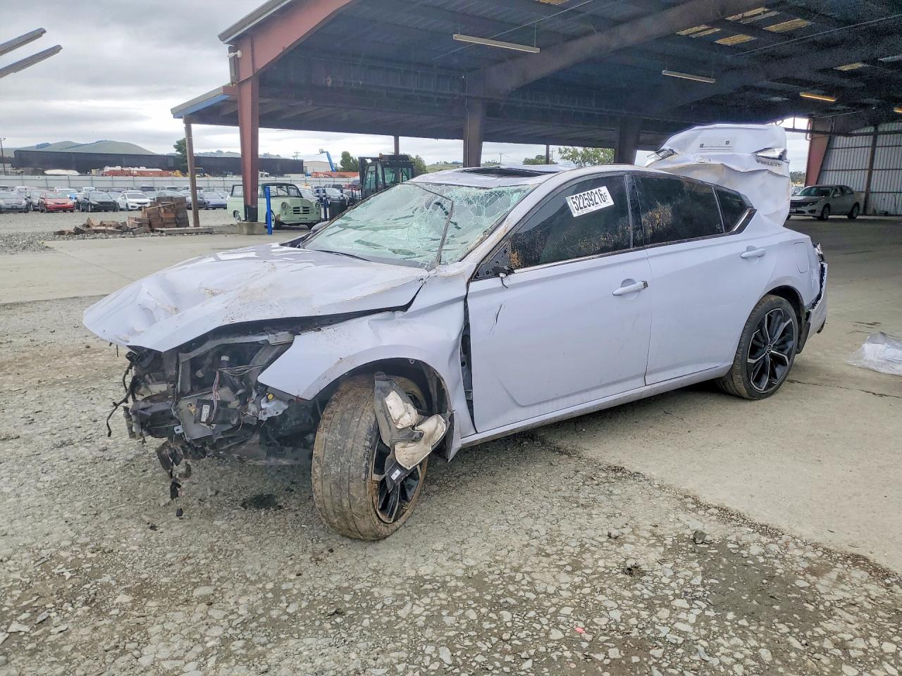 Salvage Nissan Altima Image