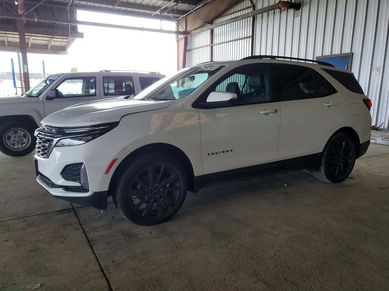 Salvage Chevrolet Equinox Image