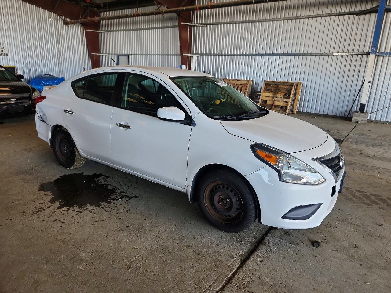 Nissan Versa 1.6 S