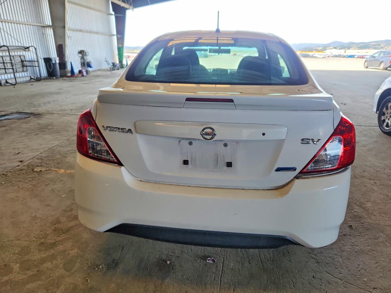 Nissan Versa 1.6 S