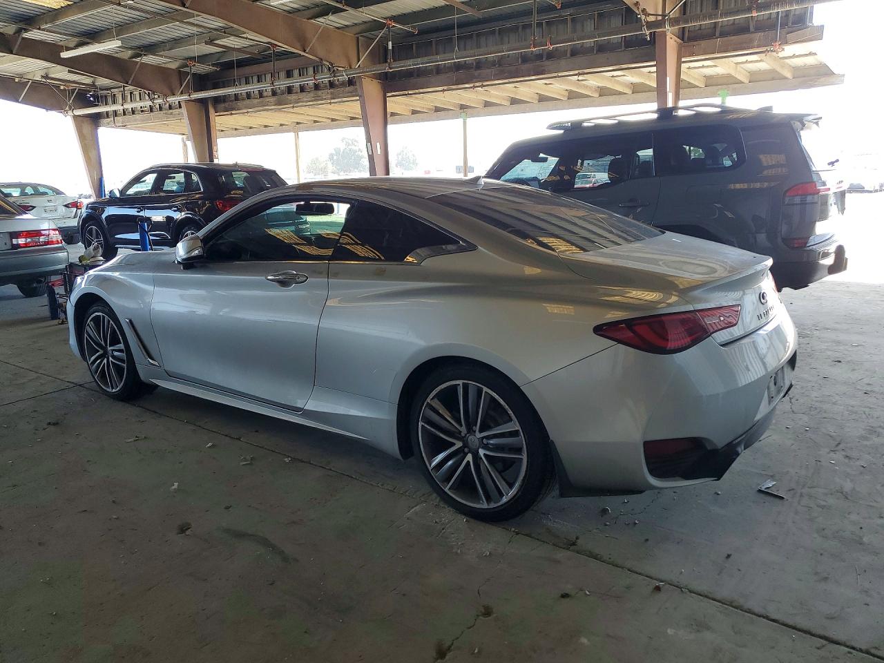INFINITI Q60 2.0t Premium