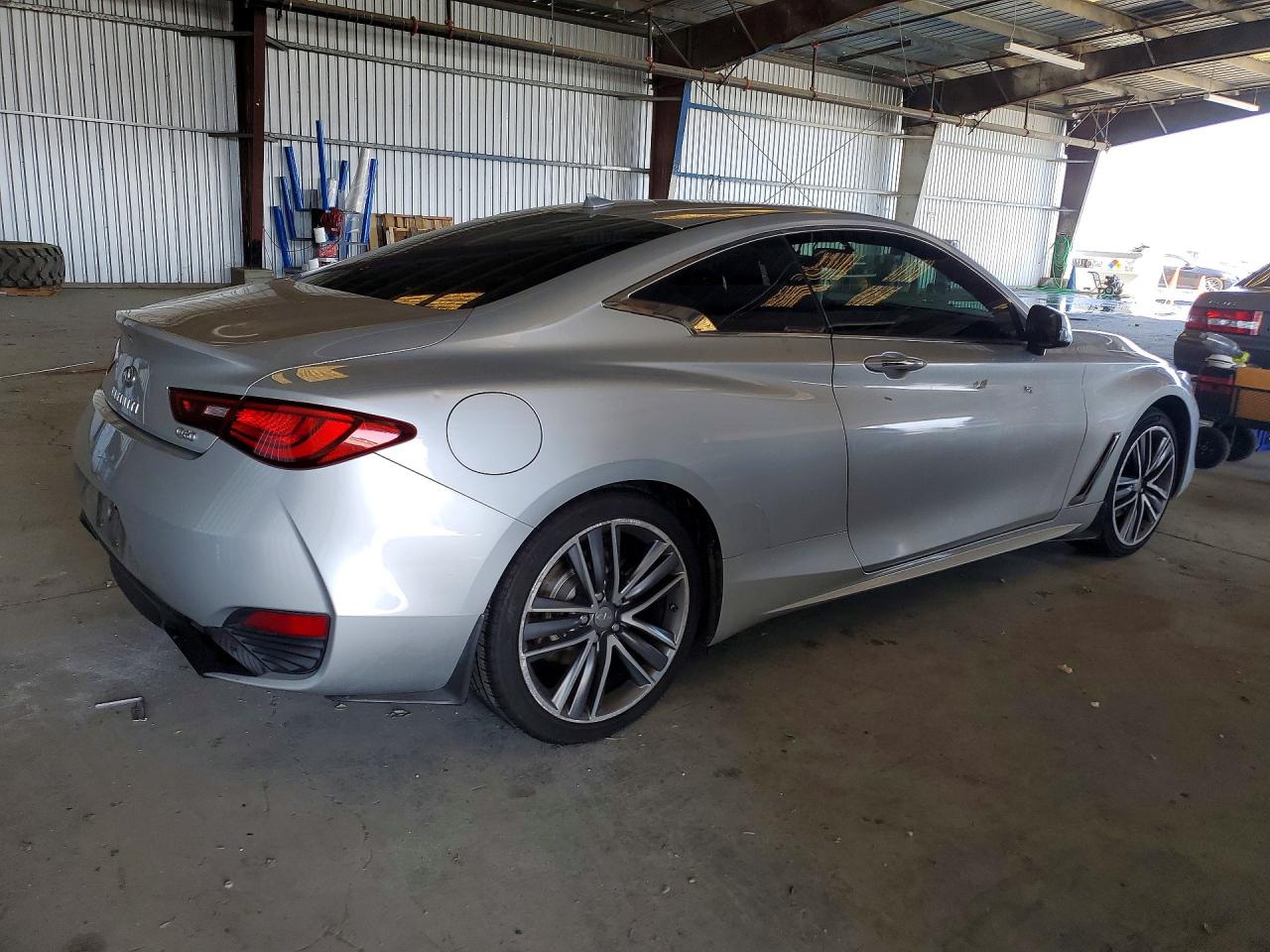INFINITI Q60 2.0t Premium
