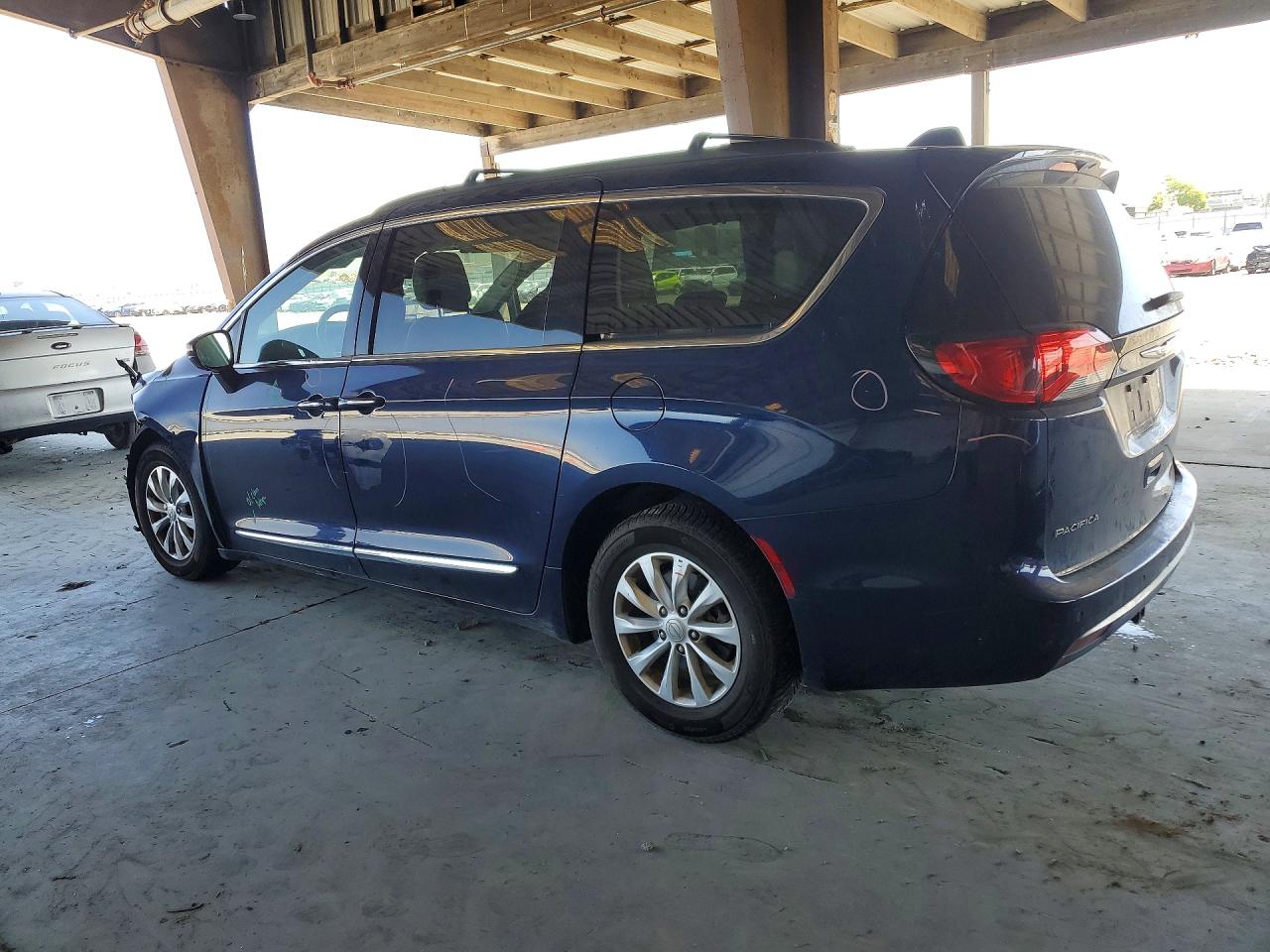 Chrysler Pacifica Touring L