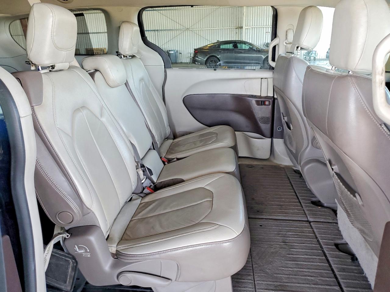 Chrysler Pacifica Touring L