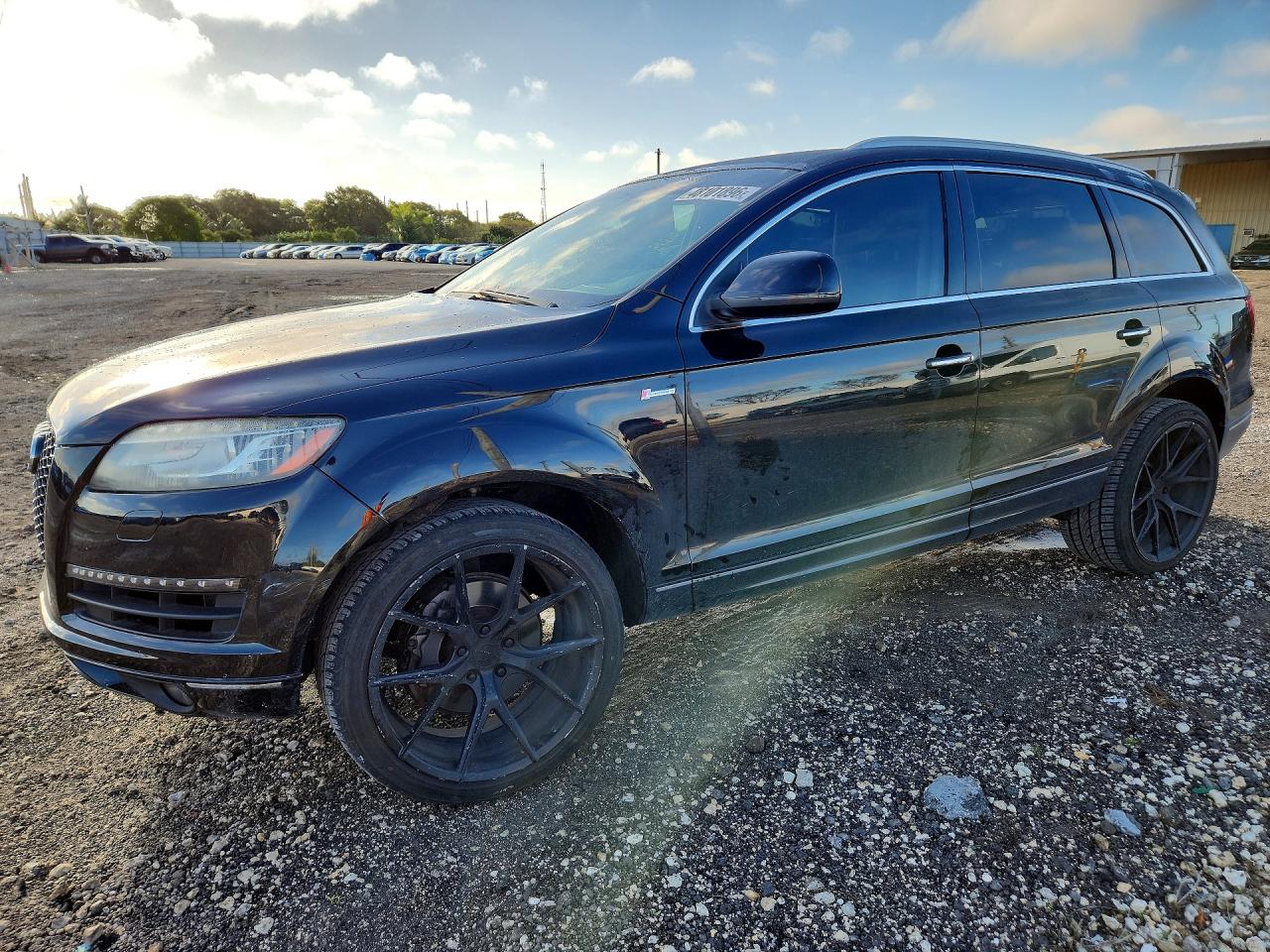 Salvage Audi Q7 Image