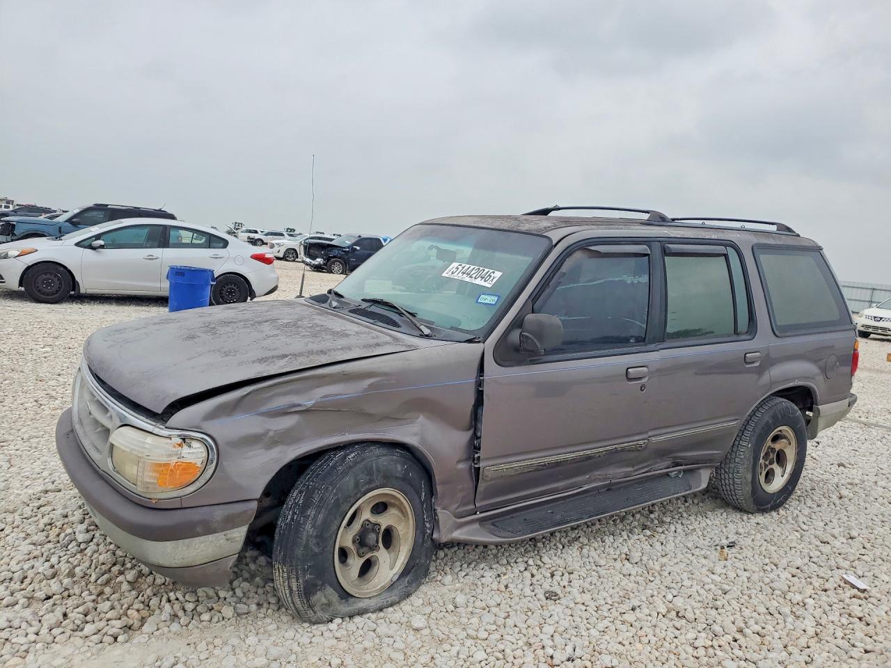 Salvage Ford Explorer Image