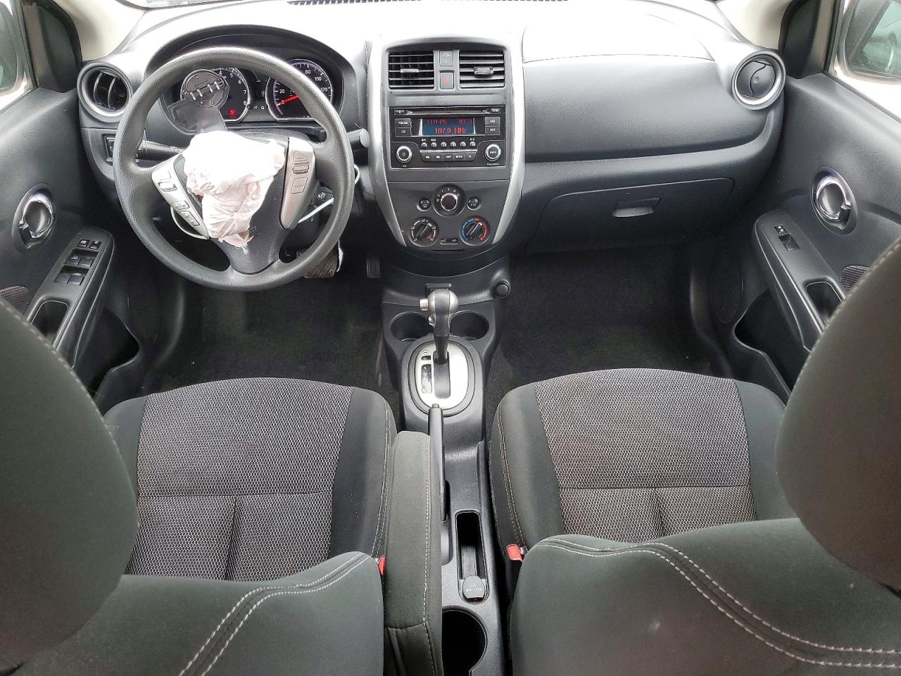 Nissan Versa 1.6 Sv