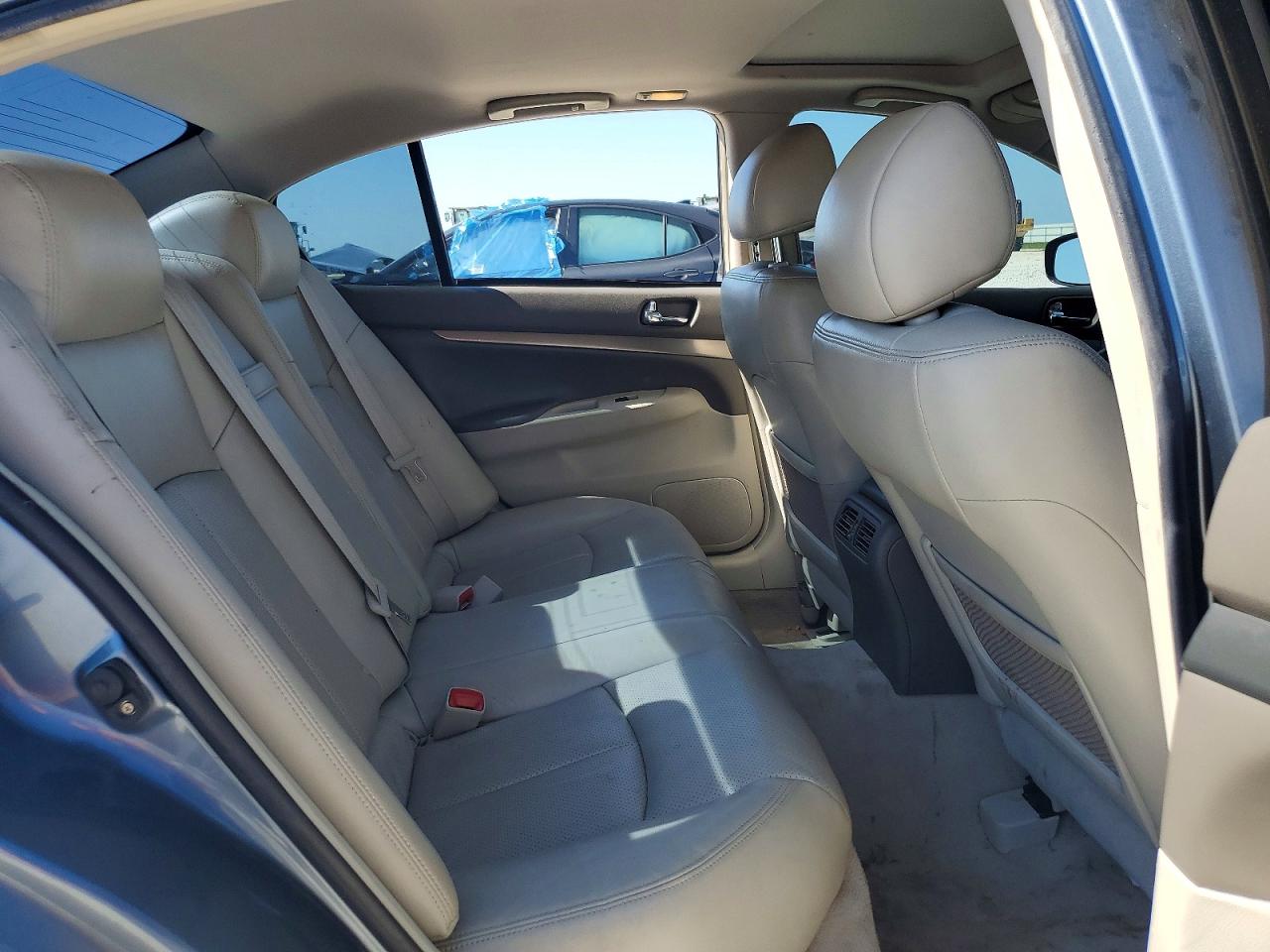 INFINITI G37 Base