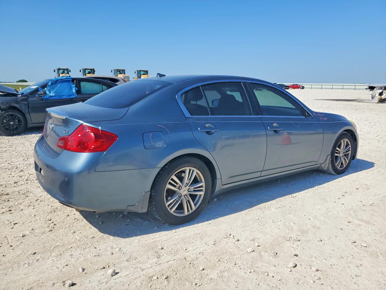 INFINITI G37 Base