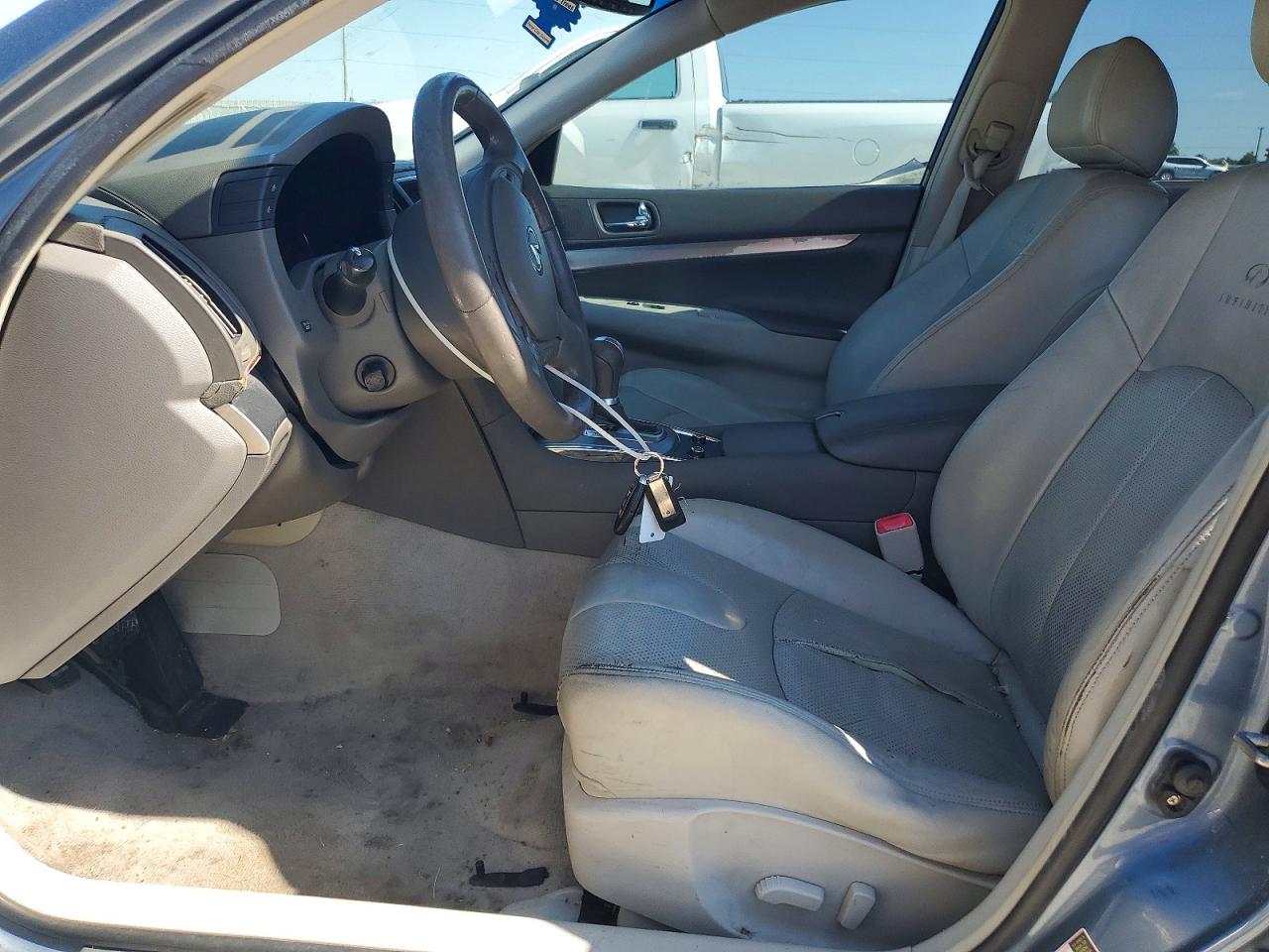 INFINITI G37 Base