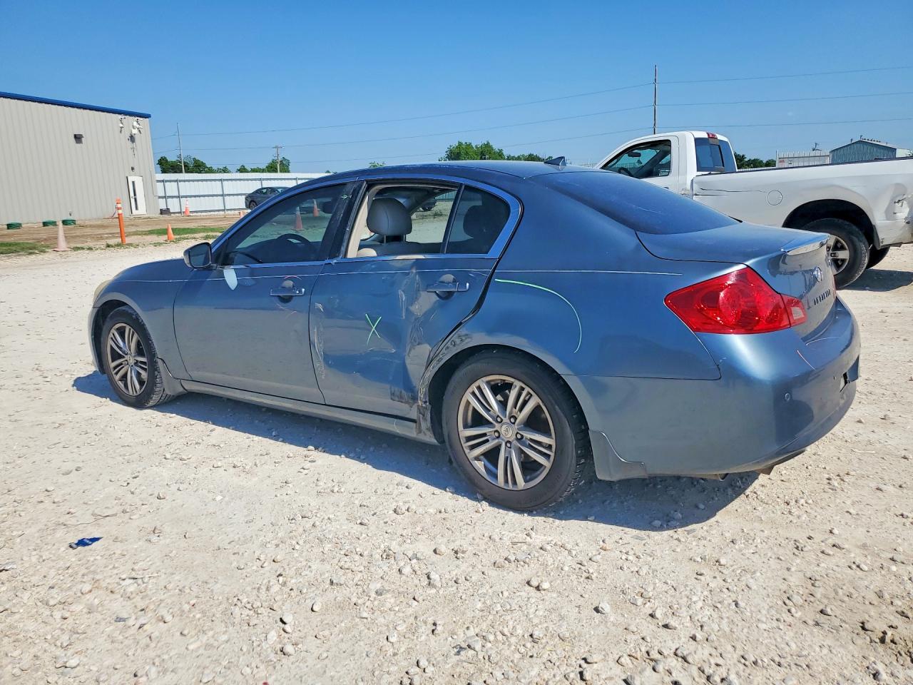 INFINITI G37 Base