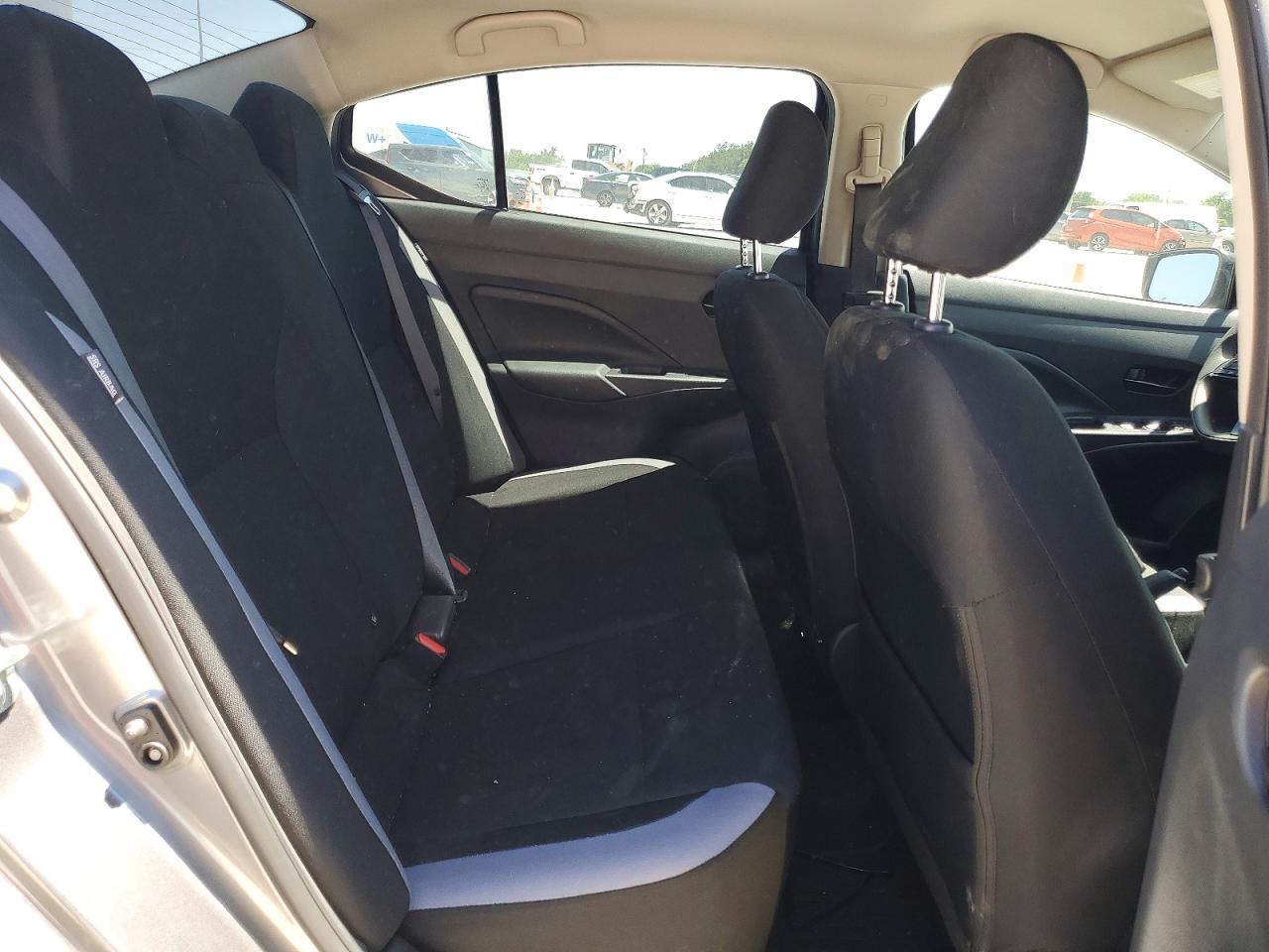 Nissan Versa S