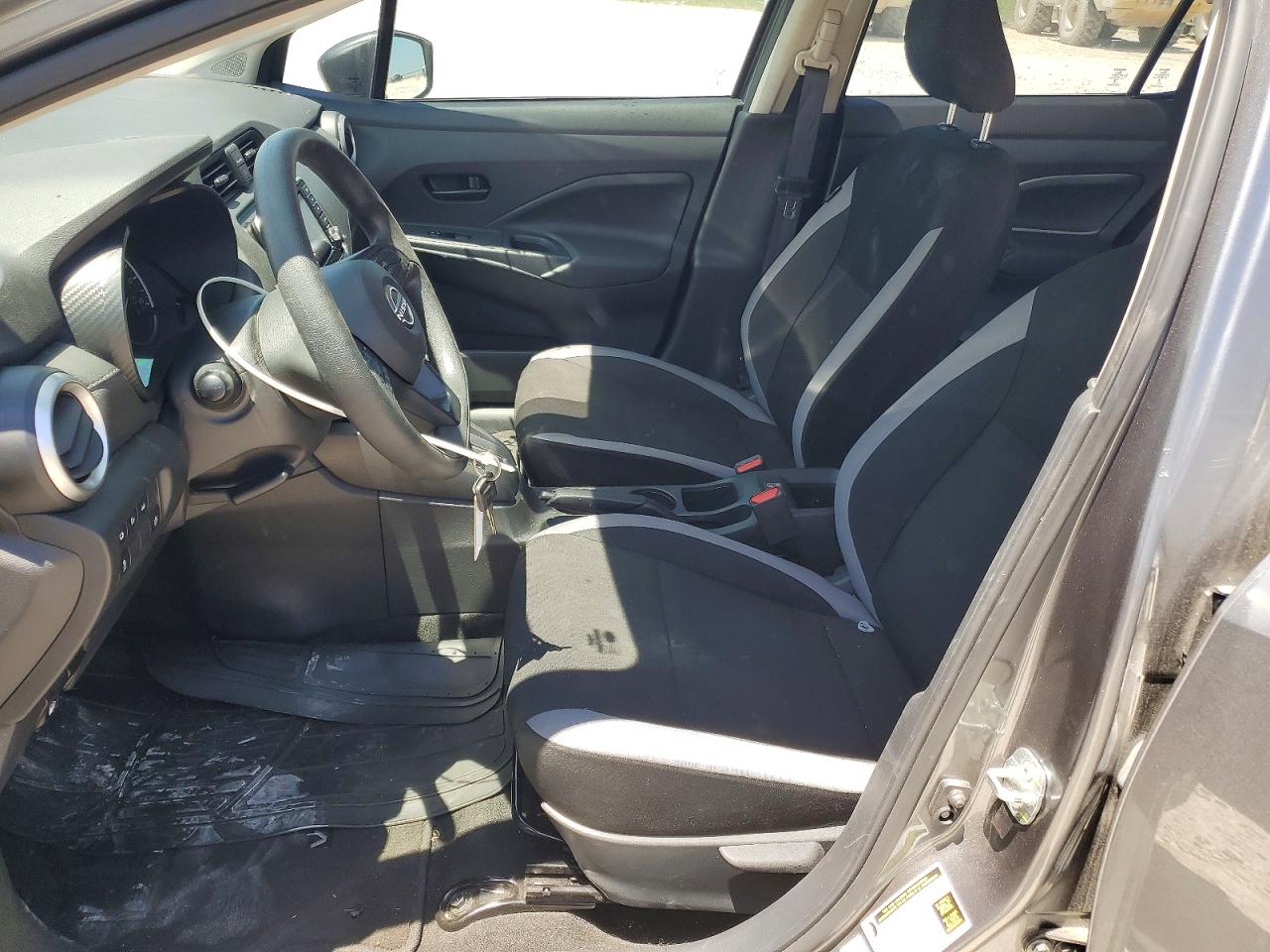 Nissan Versa S