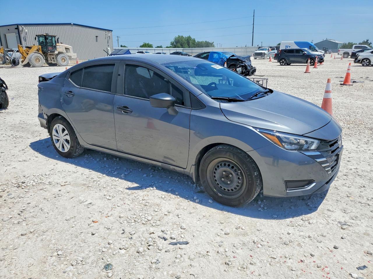 Nissan Versa S