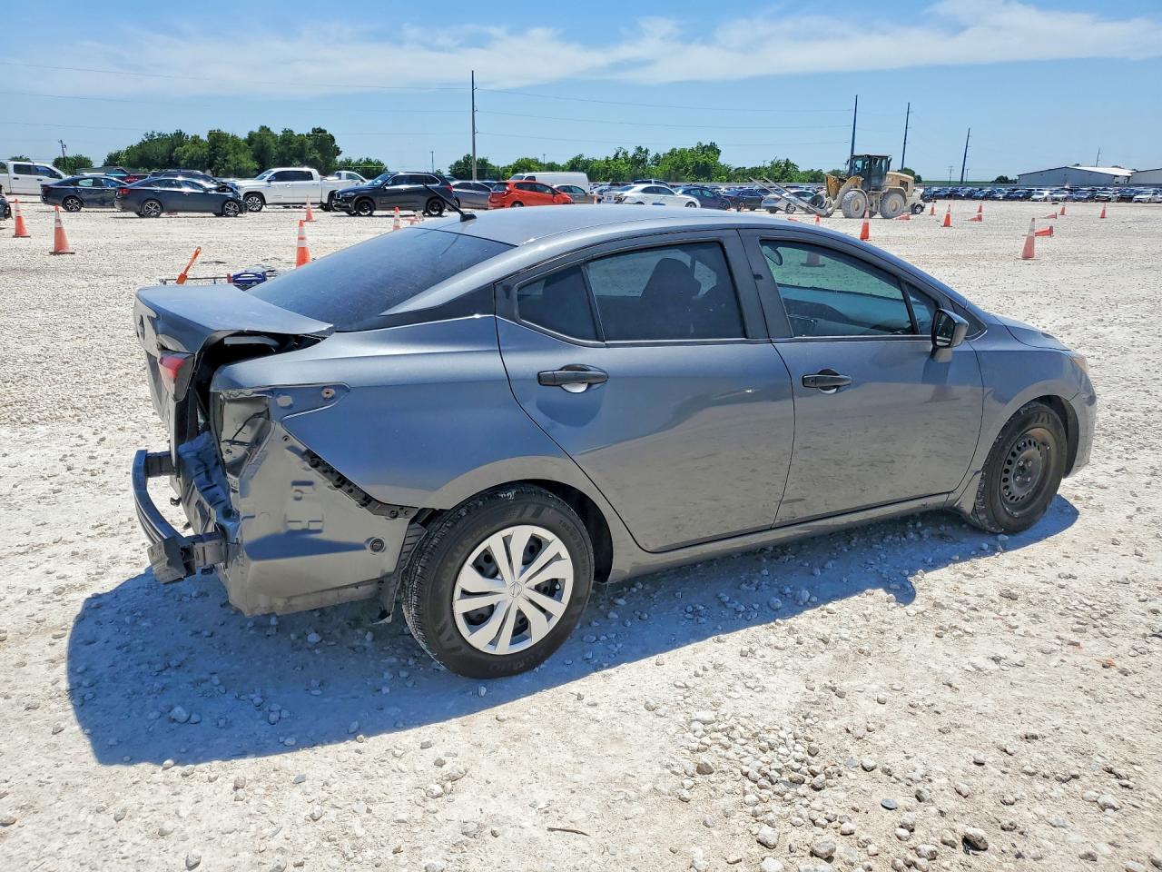 Nissan Versa S