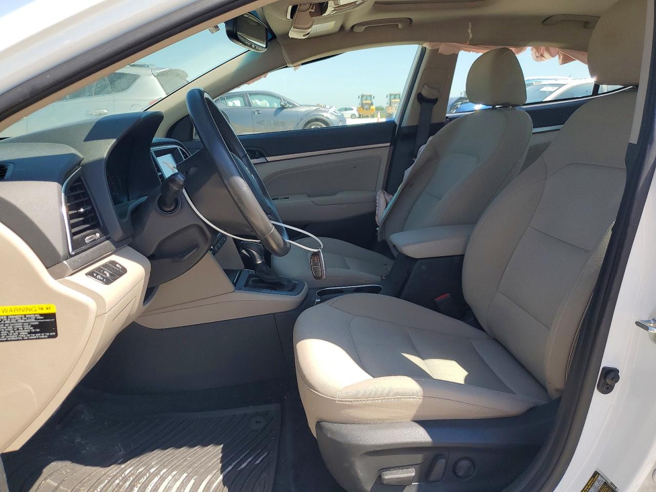 Hyundai ELANTRA Value Edition