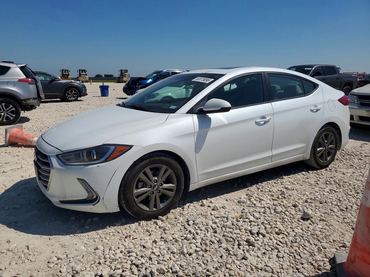 Salvage Hyundai ELANTRA Image