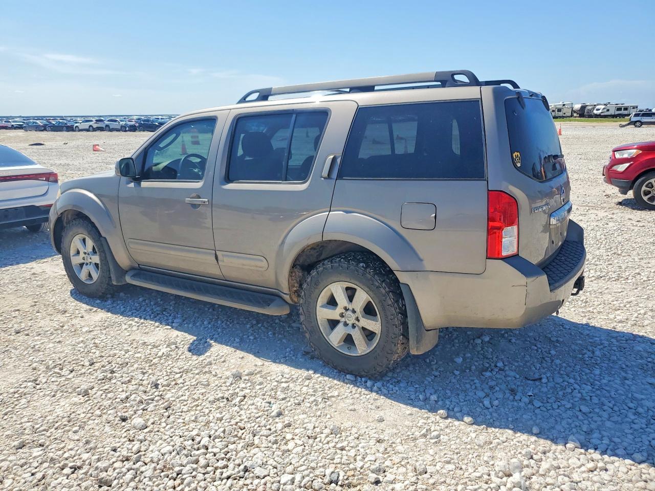 Nissan Pathfinder S