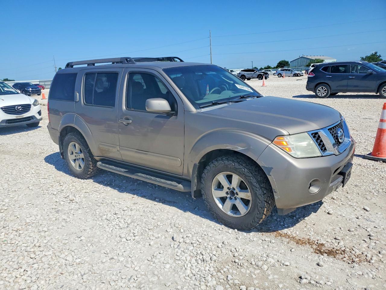 Nissan Pathfinder S
