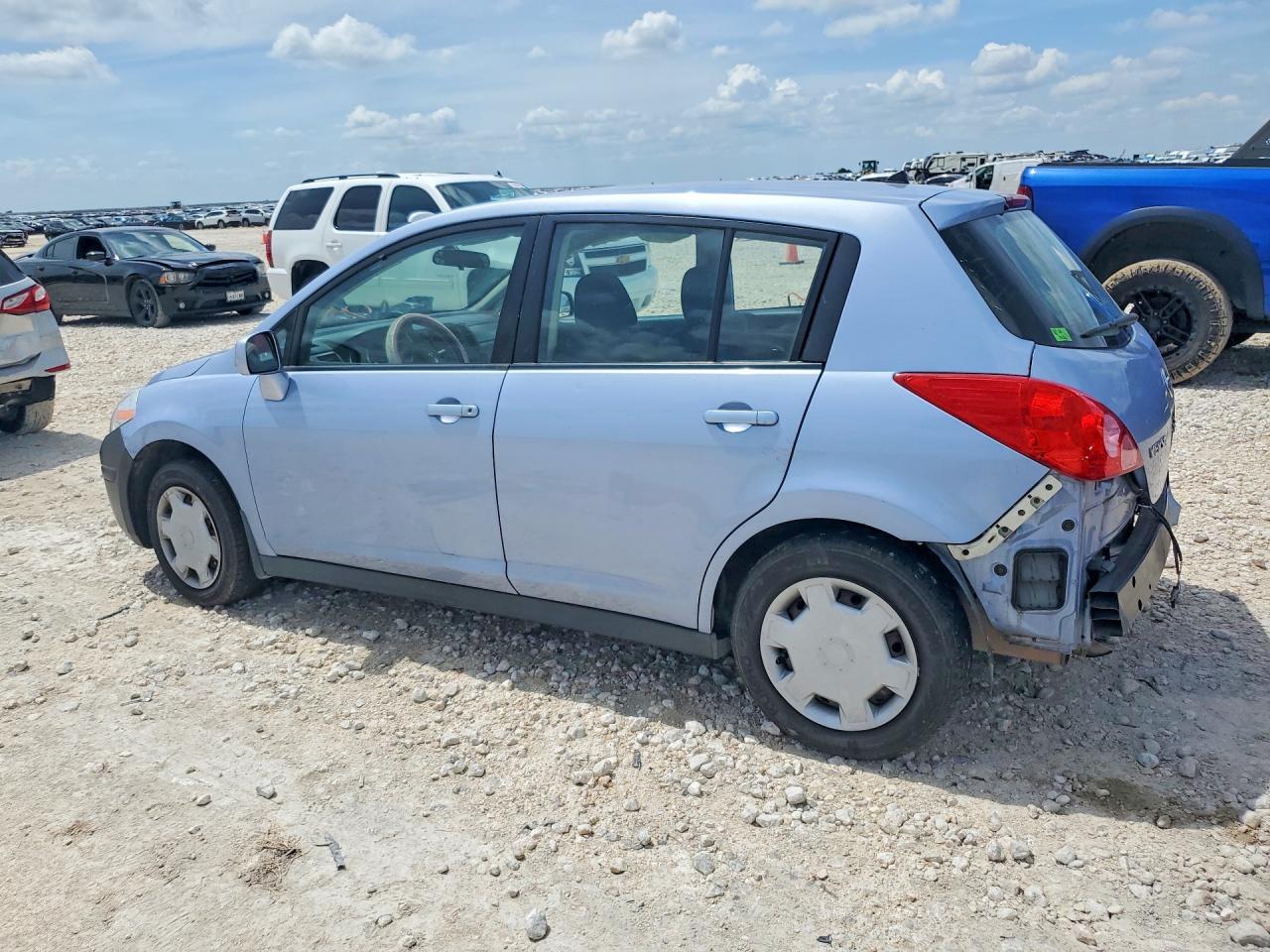 Nissan Versa 1.8 S