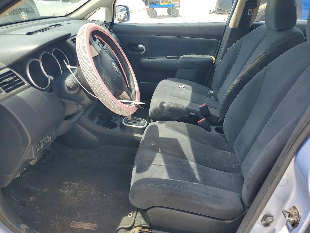 Nissan Versa 1.8 S