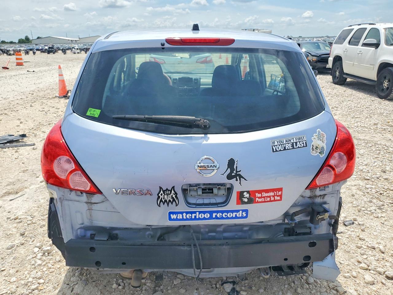 Nissan Versa 1.8 S